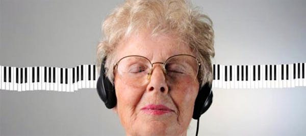 Musicoterapia in casa di riposo, i benefici sulla memoria